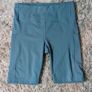 Athleta Ultimate Stash Pockets 9" Shorts – Size Medium